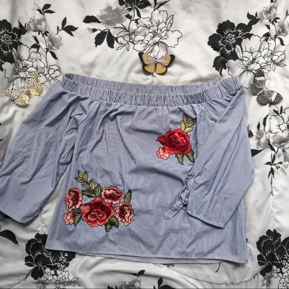 IRIS CLOTHING♥️ - Picture 2 of 4